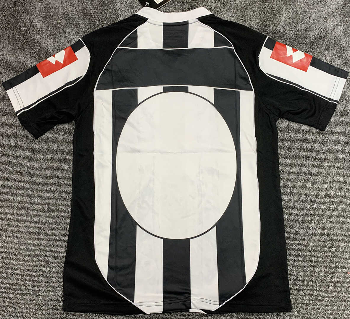 2002-2003 Juventus Retro Home Mens Soccer Jersey Replica 