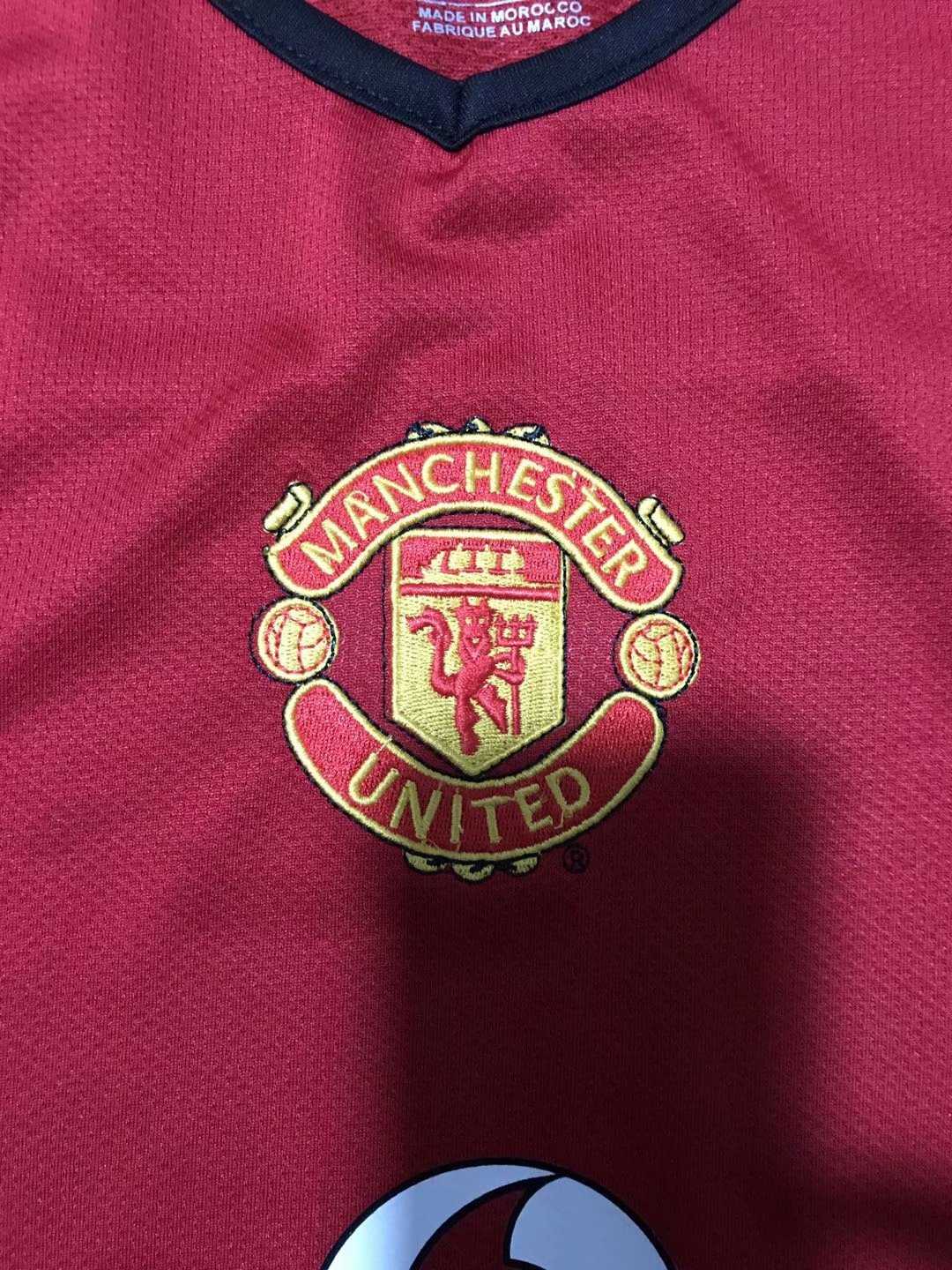 43987 Manchester United Retro Home Mens Soccer Jersey Replica  