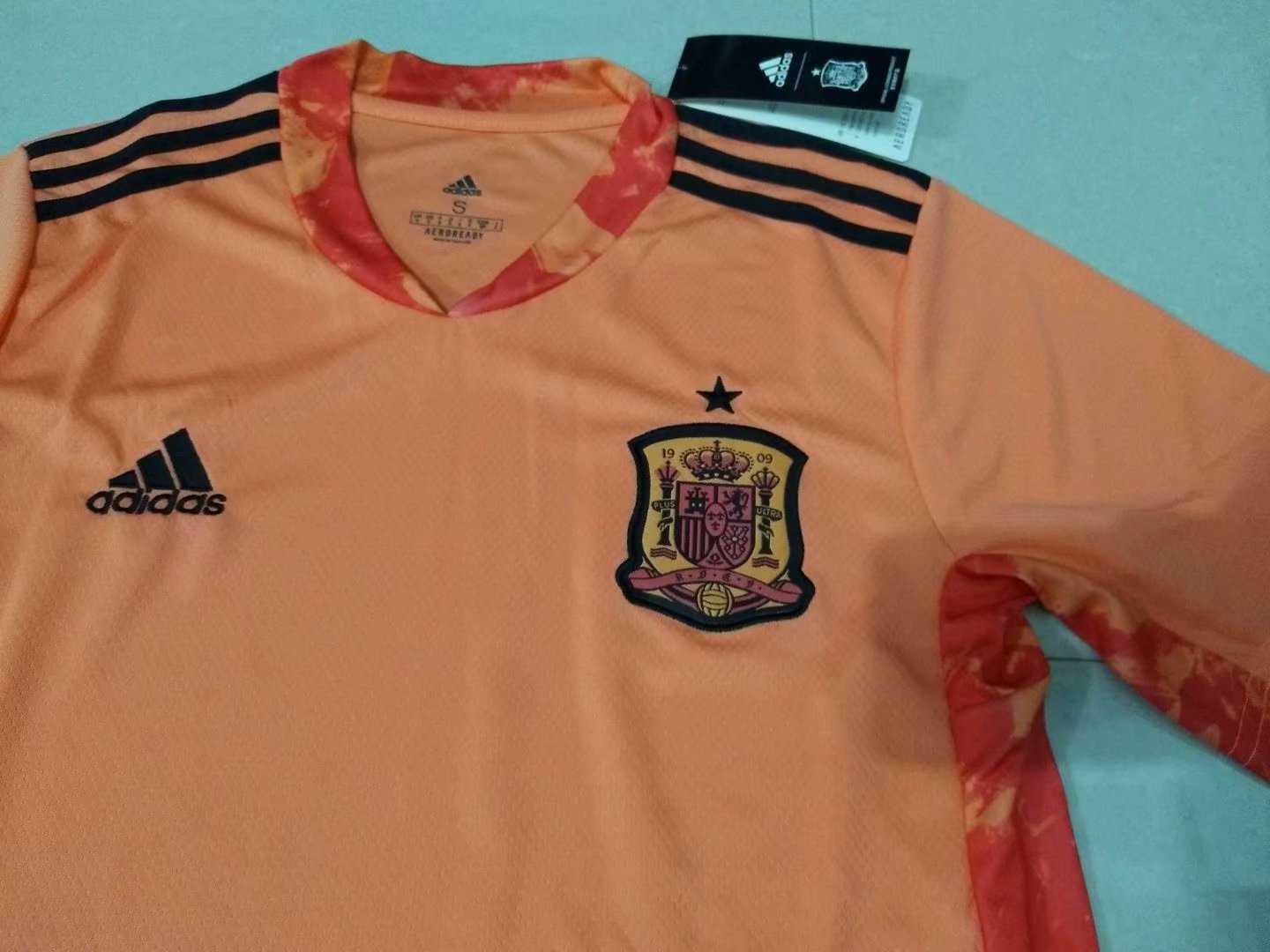 2020 Spain National Team Goalkeeper Pink Mens Soccer Jersey Replica 