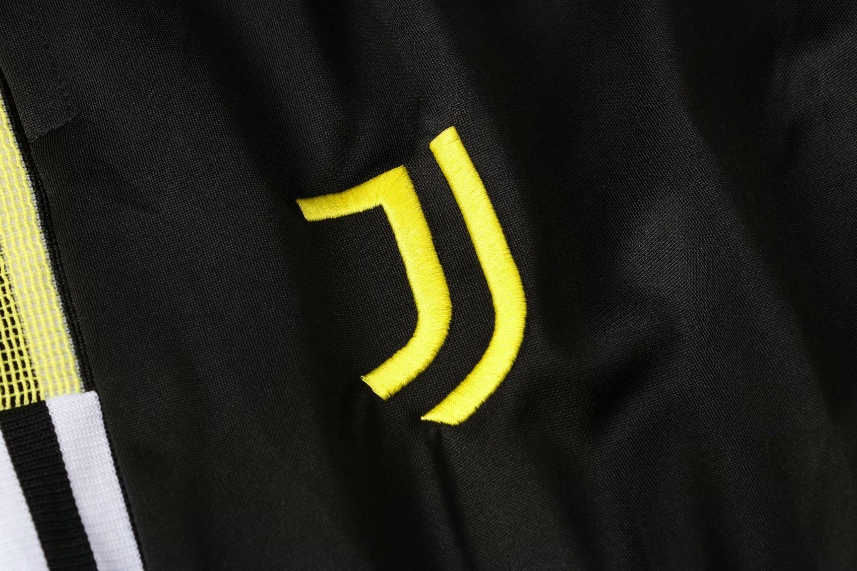 Juventus Black - Yellow Soccer Training Suit Mens 2021/22 
