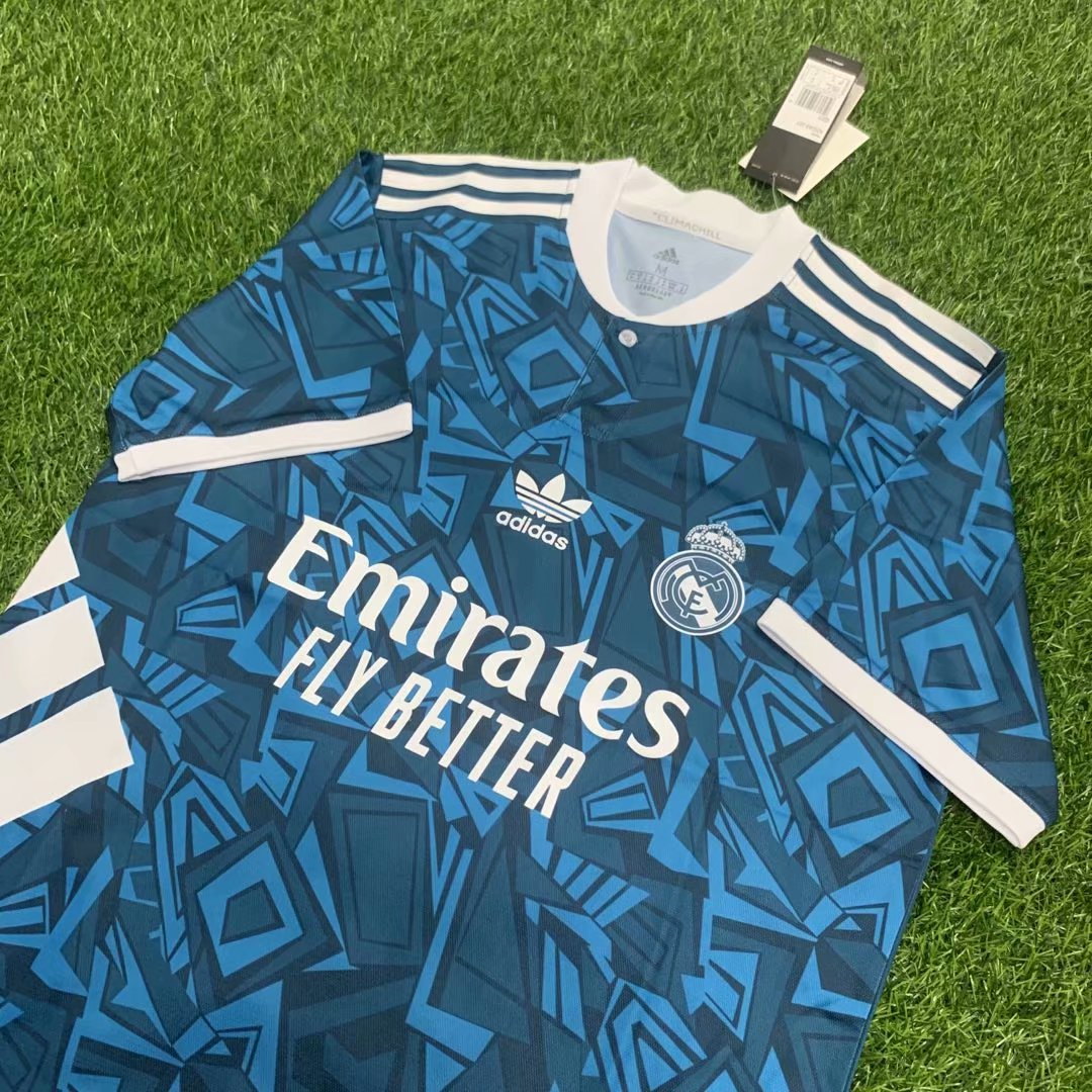 2021/22 Real Madrid Blue Classic Mens Soccer Jersey Replica 