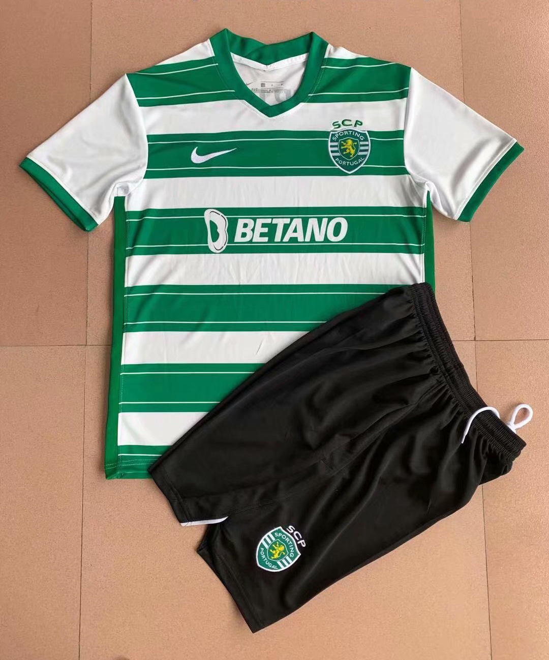 Sporting Portugal Soccer Jersey + Short Replica Home Youth 2021/22