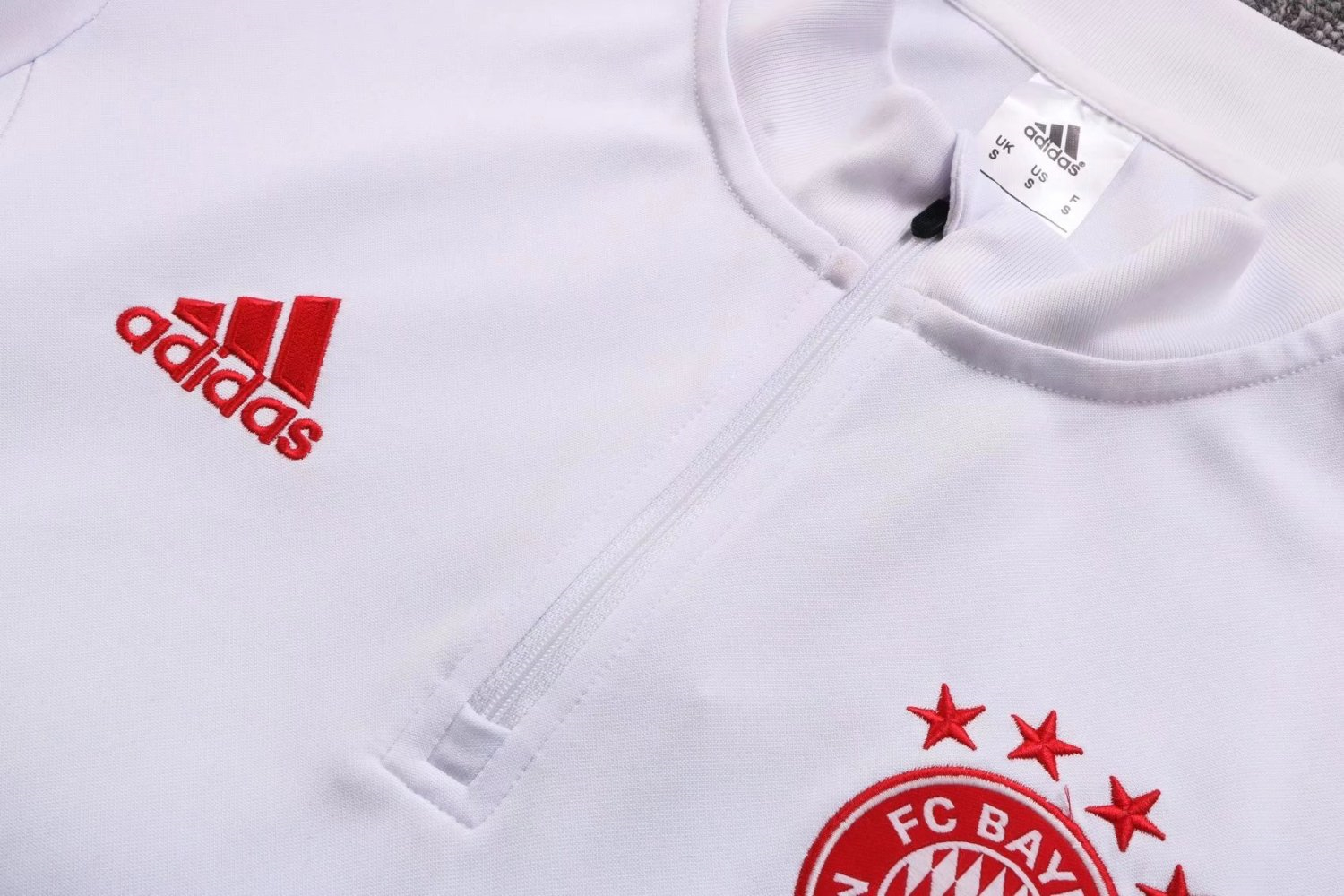 Bayern Munich White Soccer Training Suit Replica Mens 2022/23