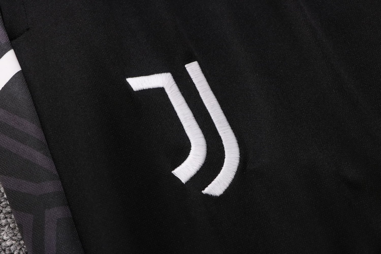 Juventus Black Soccer Training Suit Replica Mens 2022/23