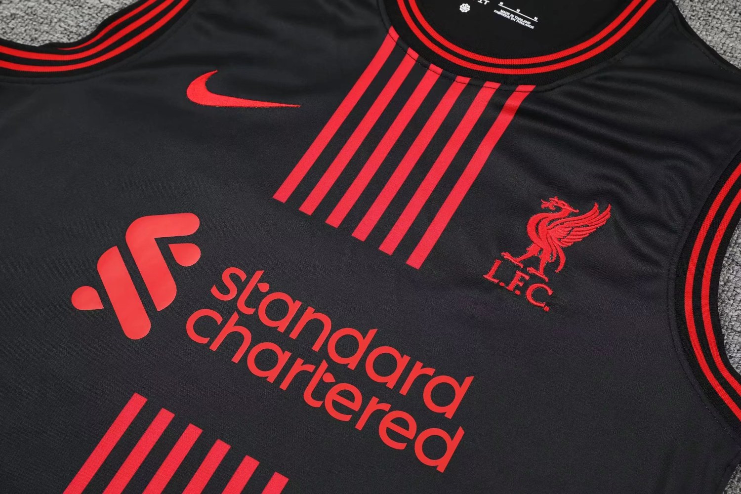 Liverpool Soccer Singlet + Short Replica Black Stripes 2022/23 Mens
